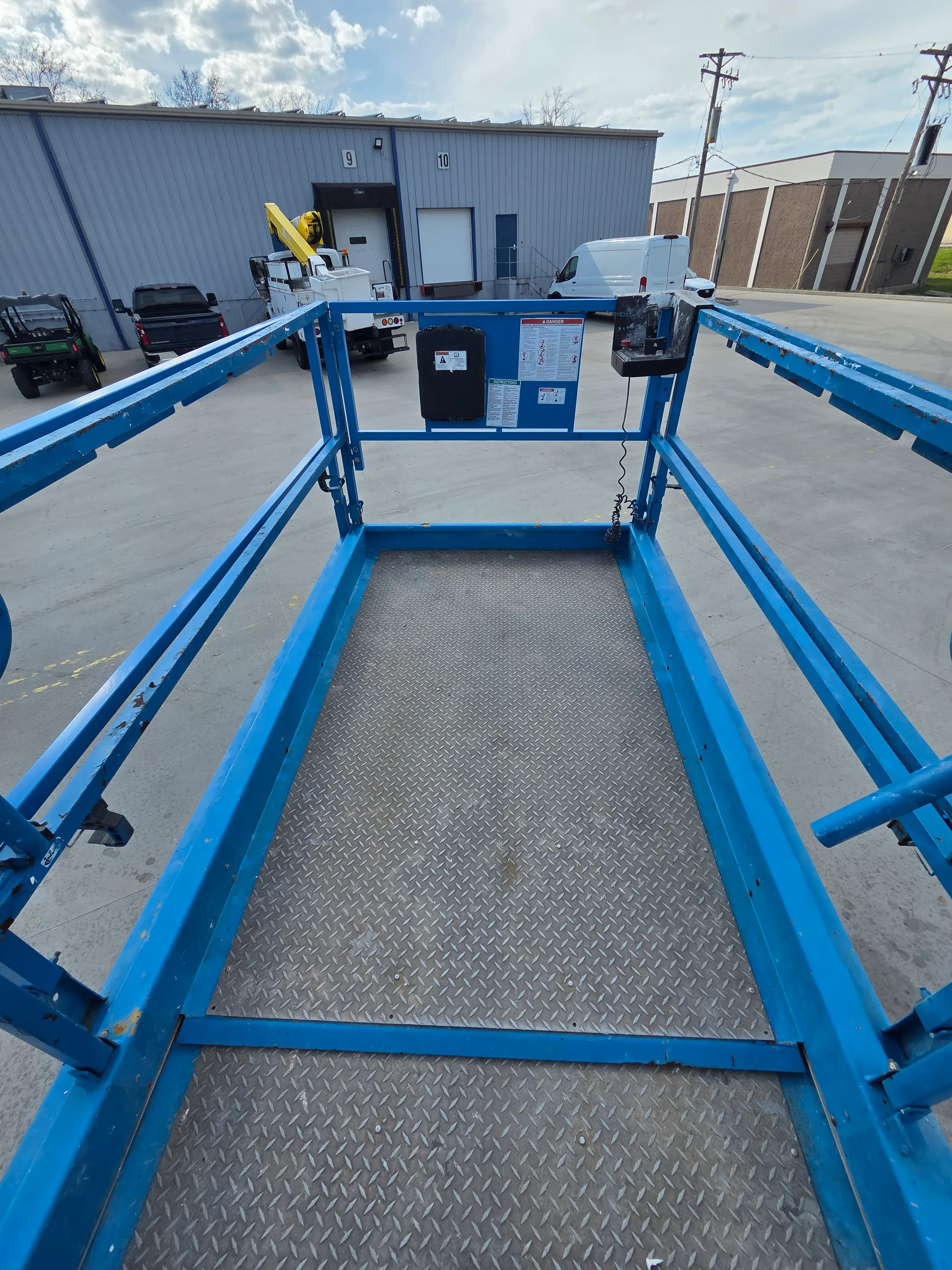 2017 Genie GS-3369