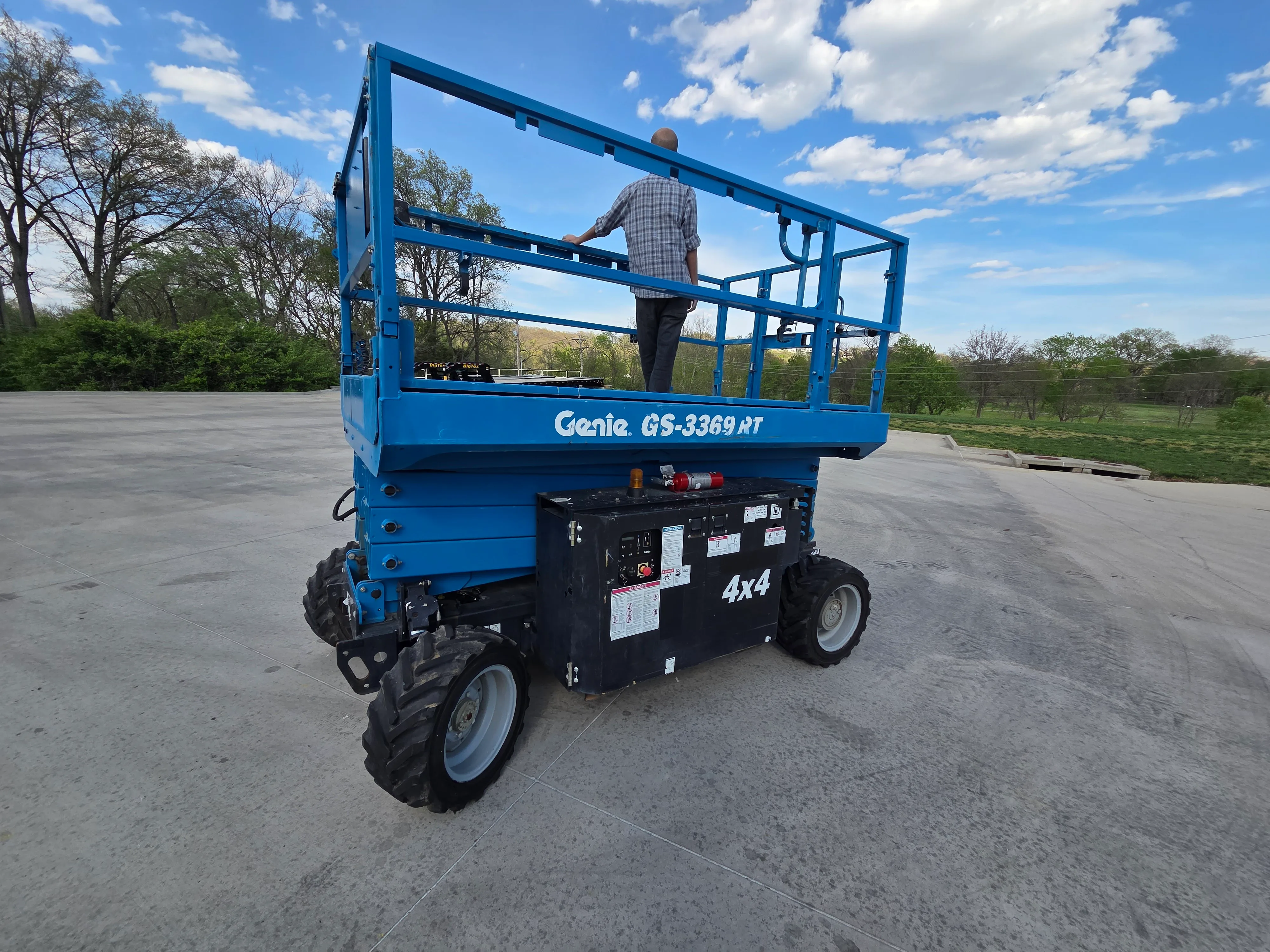 2017 Genie GS-3369