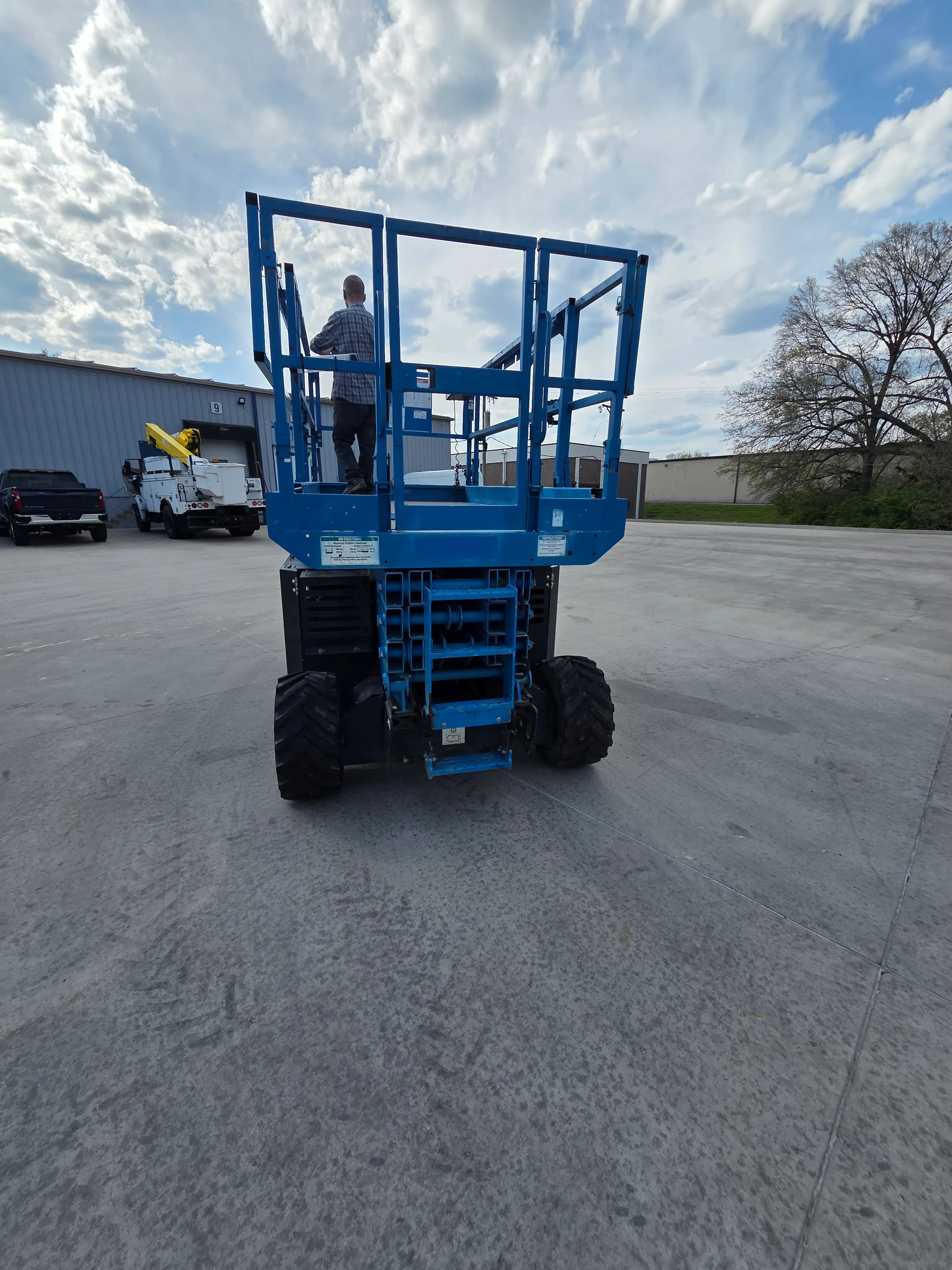 2017 Genie GS-3369